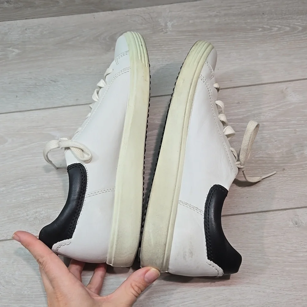 Ecco Womens Leather Lop top sneakers shoes sz 40/9-9.5